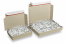 Papel de relleno en una cajas para envíos postales adhesivas de papel de hierba | Paisdelossobres.es